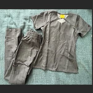 heather gray wozo scrub set